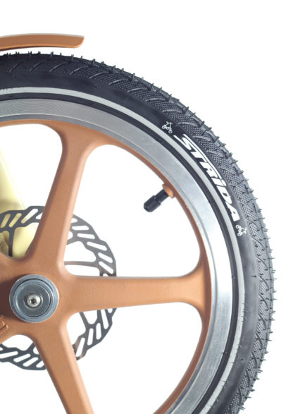 STRIDA LT Desert Sand - 16 pouces - à vendre - acheter - Acheter des vélos pliables - Acheter des vélos pliants - Acheter un vélo pliable - Acheter un vélo pliant - forme triangulaire - Léger - lt - Magasin - Magasin de vélo pliant - nouveau - strida - triangulaire - vélo - vélo compact - Vélo design - vélo pliable - vélo pliant - Vélo pliant design - vélo pliant design strida - Vélo pliant triangulaire - vélo pliant unique - Vélos pliable - Vélos pliants - Vitesse unique