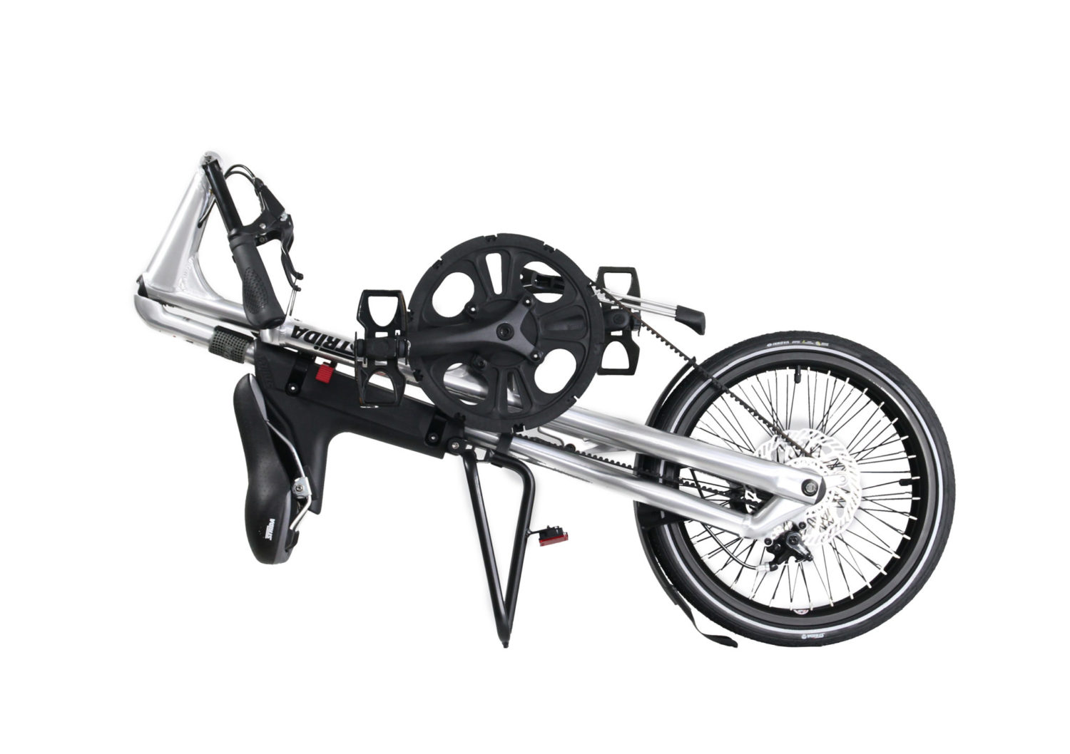 STRIDA SX Silver Brush - Black details - 18 pouces - à vendre - acheter - Acheter des vélos pliables - Acheter des vélos pliants - Acheter un vélo pliable - Acheter un vélo pliant - forme triangulaire - fr - Léger - Magasin - Magasin de vélo pliant - nouveau - strida - sx - triangulaire - vélo - vélo compact - Vélo design - vélo pliable - vélo pliant - Vélo pliant design - vélo pliant design strida - Vélo pliant triangulaire - vélo pliant unique - Vélos pliable - Vélos pliants - Vitesse unique