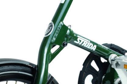 STRIDA SX Racing Green - 18 Zoll - Design Fahrrad - Design Faltrad - dreieckig - dreieckiges - Dreieckiges Faltrad - Eingang - einzigartiges Faltrad - Fahrrad - Faltbares Fahrrad - Faltbares Fahrrad kaufen - Faltbares Fahrräder kaufen - Faltrad - Faltrad-Shop - Falträder - Falträder kaufen - Geschäft - Kaufen - Klapprad - Klapprad kaufen - Leicht - neu - strida - Strida design Faltrad - sx - zu verkaufen - zusammenklappbares Fahrrad